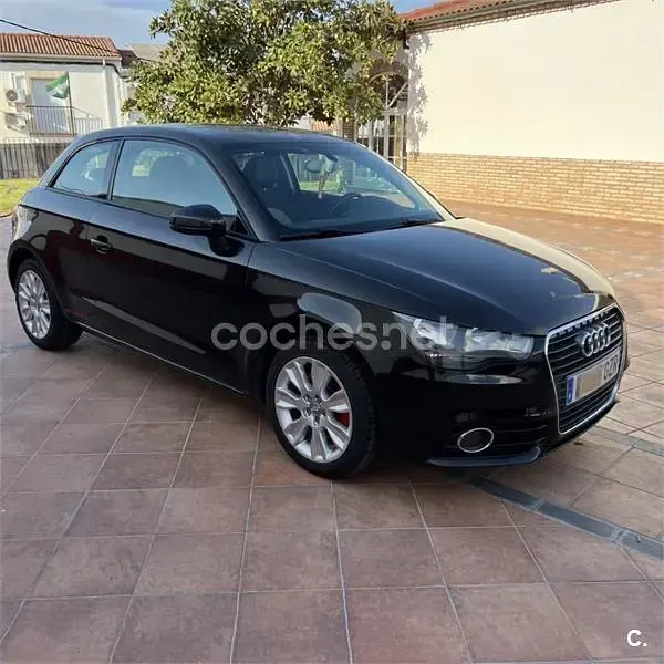 Usado Audi A1 Attraction 105 CV (77 kW) 2010 Negro Utilitario