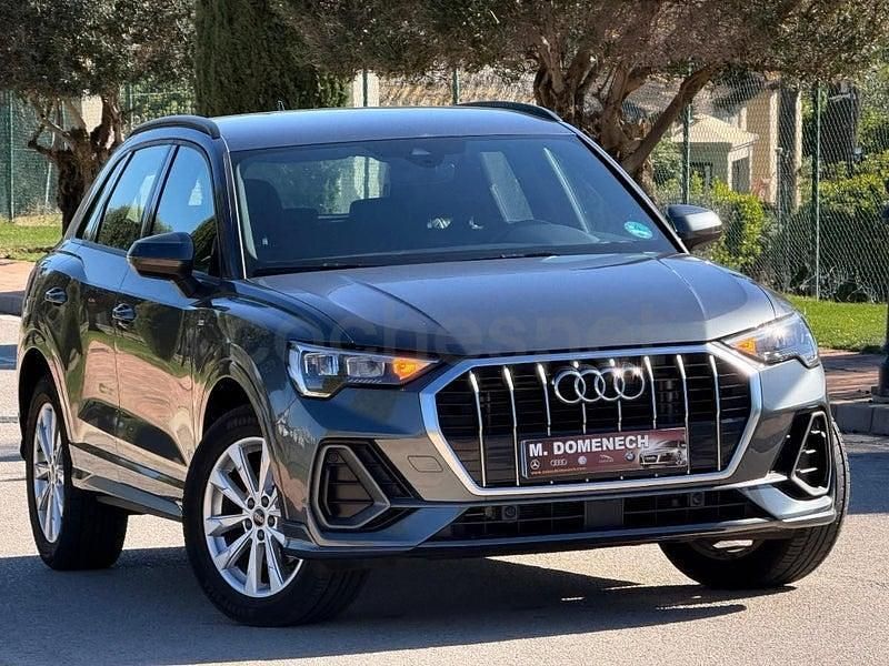 Usado Audi Q3 Comfort 150 CV (110 kW) 2023 Gris / plata SUV