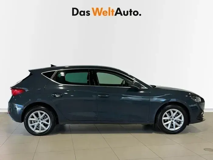 Usado Seat Leon Style 116 CV (85 kW) 2025 Azul