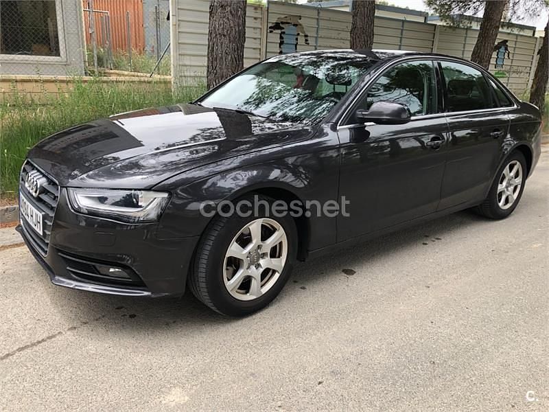 Usado Audi A4 143 CV (105 kW) 2012 Negro Berlina