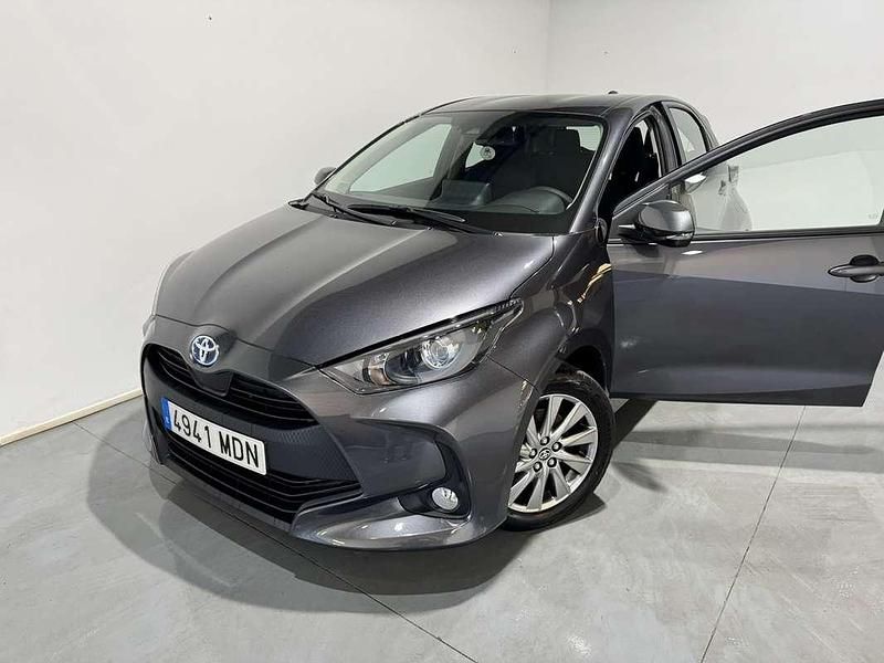 Occasion Toyota Yaris Active 116 ch (85 kW) 2023 Gris Citadine