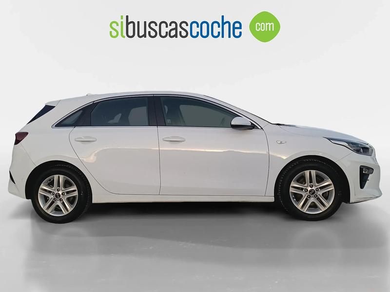 Usado Kia Ceed 120 CV (88 kW) 2021 Blanco Utilitario