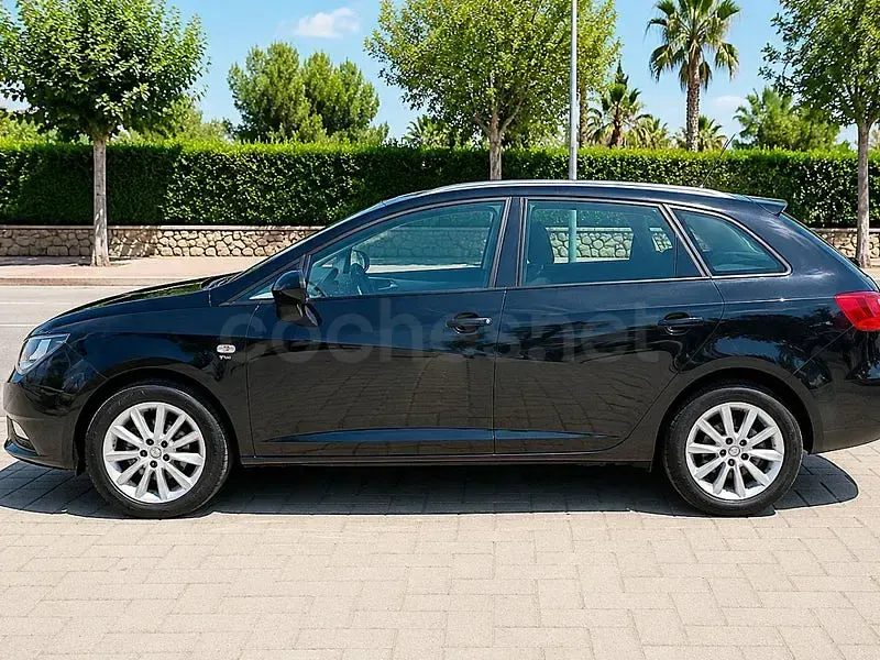 Usado Seat Ibiza ST Style 105 CV (77 kW) 2012 Negro Familiar