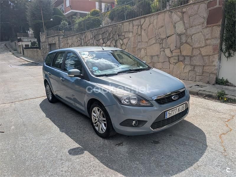 Usado Ford Focus Trend 145 CV (106 kW) 2008 Blanco Familiar