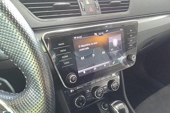 Usado Skoda Superb SportLine 150 CV (110 kW) 2022