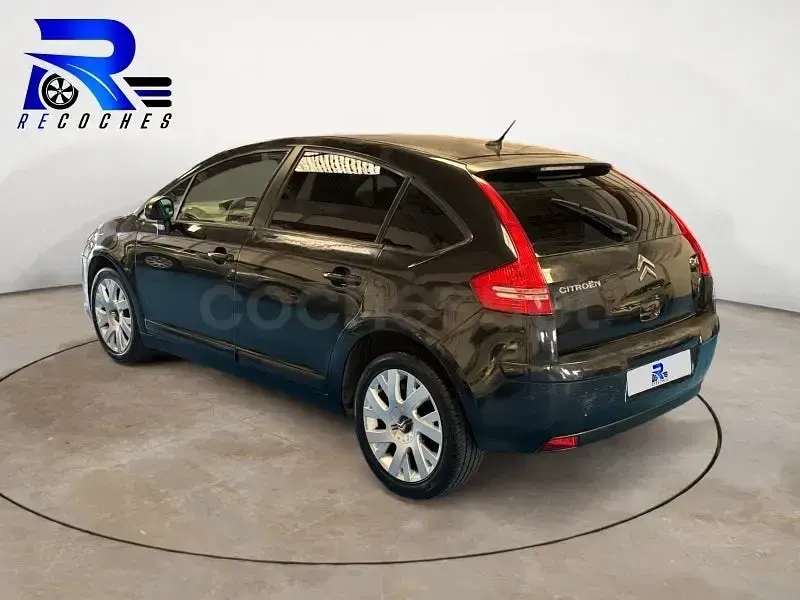 Begagnad Citroën C4 VTR Sport 110 HK (80 kW) 2005 Svart Sedan