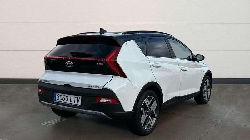 Begagnad Hyundai Bayon Style 121 HK (88 kW) 2021 Vit SUV