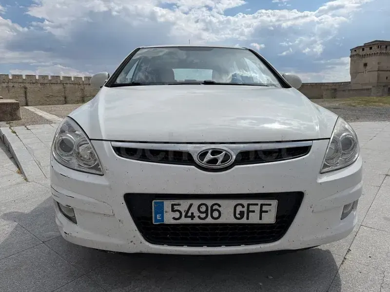 Usado Hyundai i30 Comfort 109 CV (80 kW) 2009 Blanco Berlina
