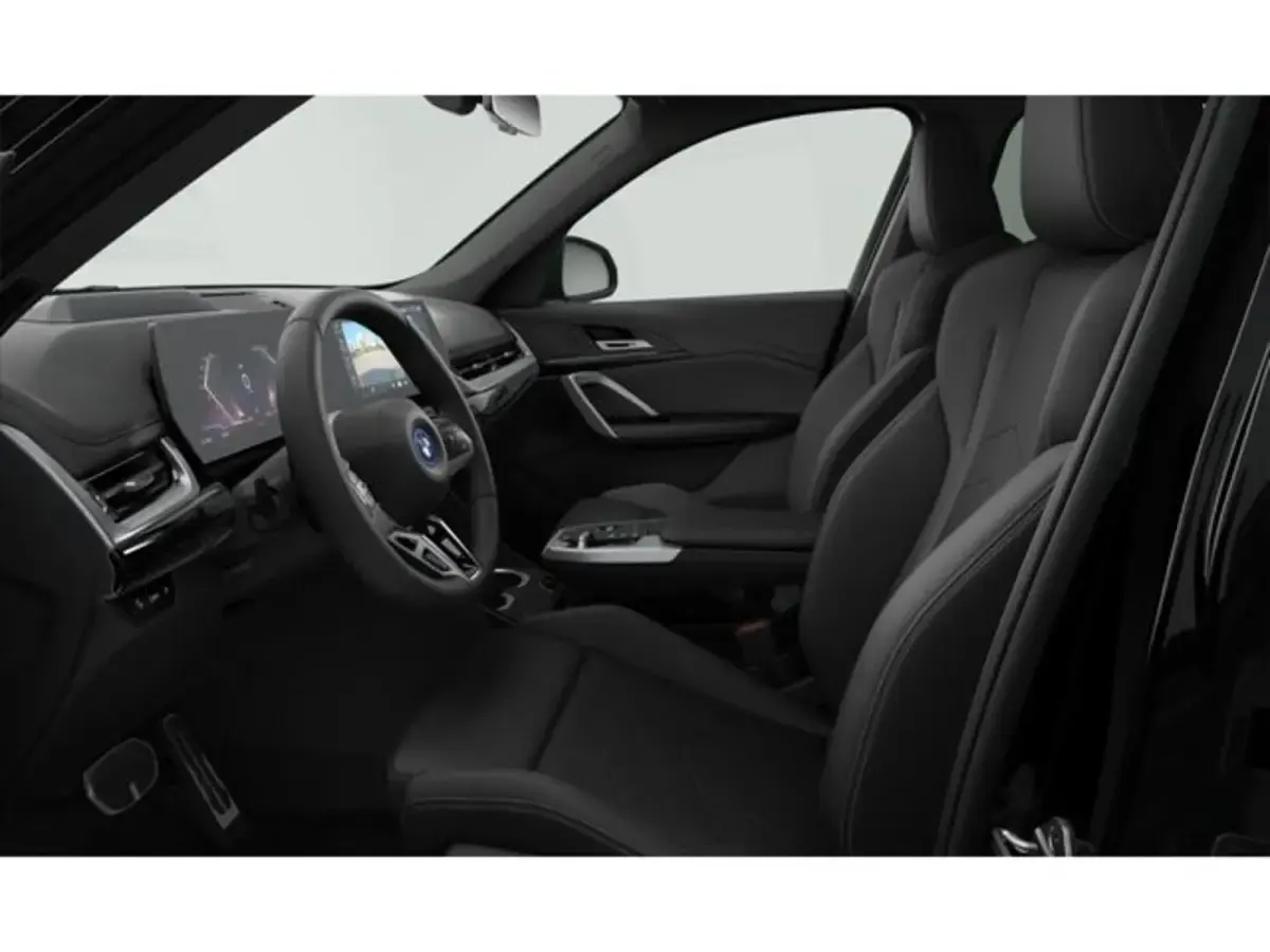 Usado BMW iX1 Comfort Edition 150 kW (204 CV) 2025 Negro SUV