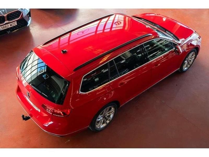 Begagnad VW Passat GTE 218 HK (160 kW) 2021 Röd Kombi
