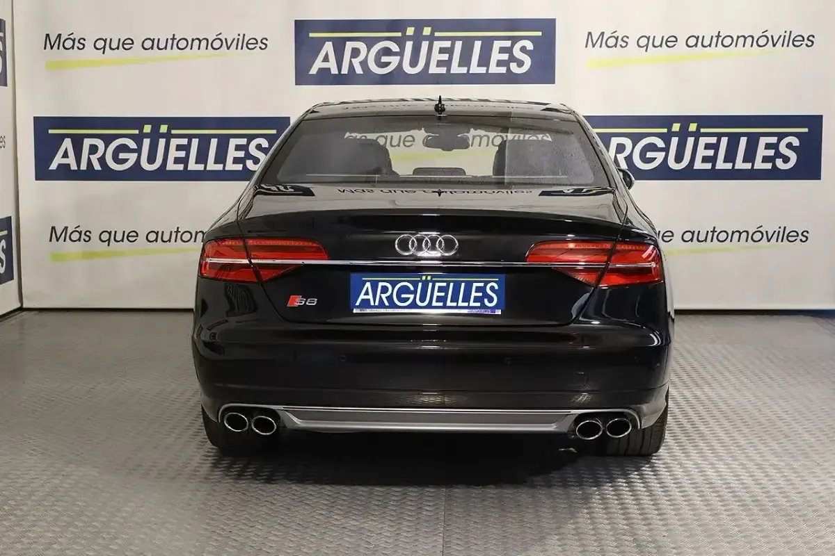 Usado Audi A8 Advanced 520 CV (382 kW) 2015 Negro Berlina