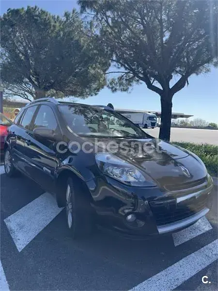 Usado Renault Clio GrandTour 75 CV (55 kW) 2011 Negro Familiar