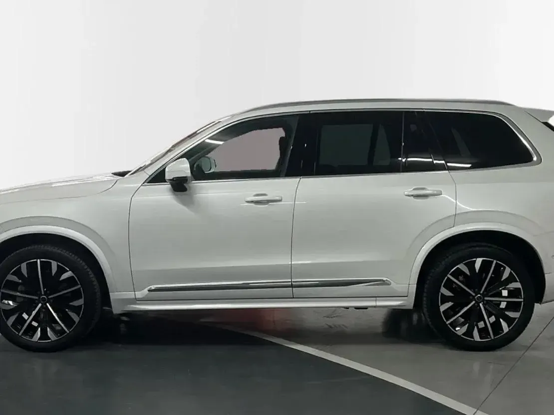 Usado Volvo XC90 Plus 250 CV (183 kW) 2025 Crystal white SUV