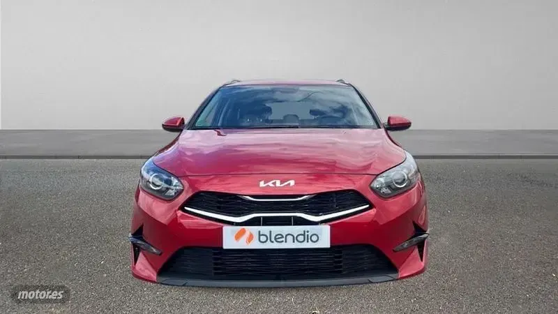 Usado Kia Ceed Sportswagon 120 CV (88 kW) 2024 Rojo Familiar