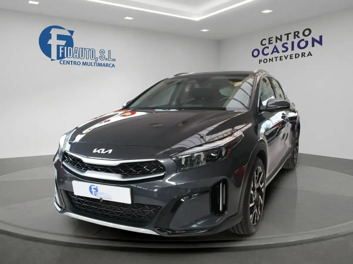 Usado Kia XCeed 100 CV (73 kW) 2024 Gris SUV