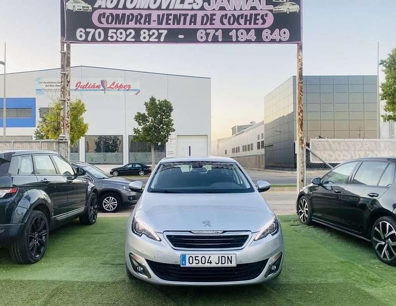 Usado Peugeot 308 Allure 120 CV (88 kW) 2015 Gris Utilitario