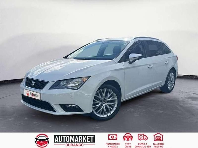 Usado Seat Leon ST Style 125 CV (91 kW) 2014 Blanco Familiar