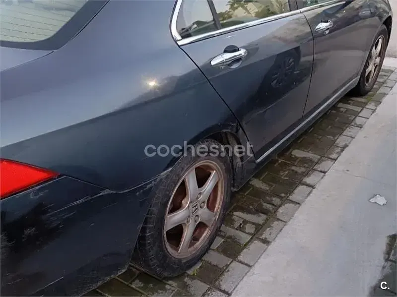 Usado Honda Accord Executive 140 CV (102 kW) 2004 Negro Berlina
