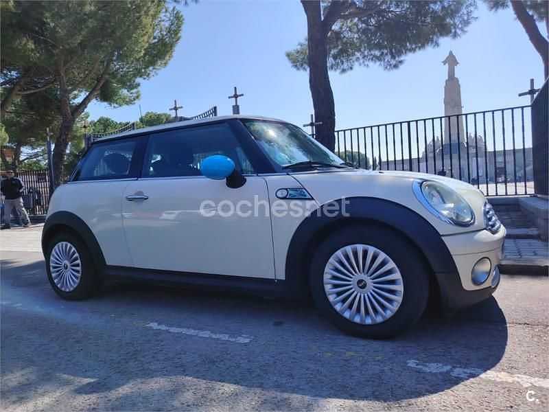Usado Mini ONE 75 CV (55 kW) 2009 Beige Utilitario
