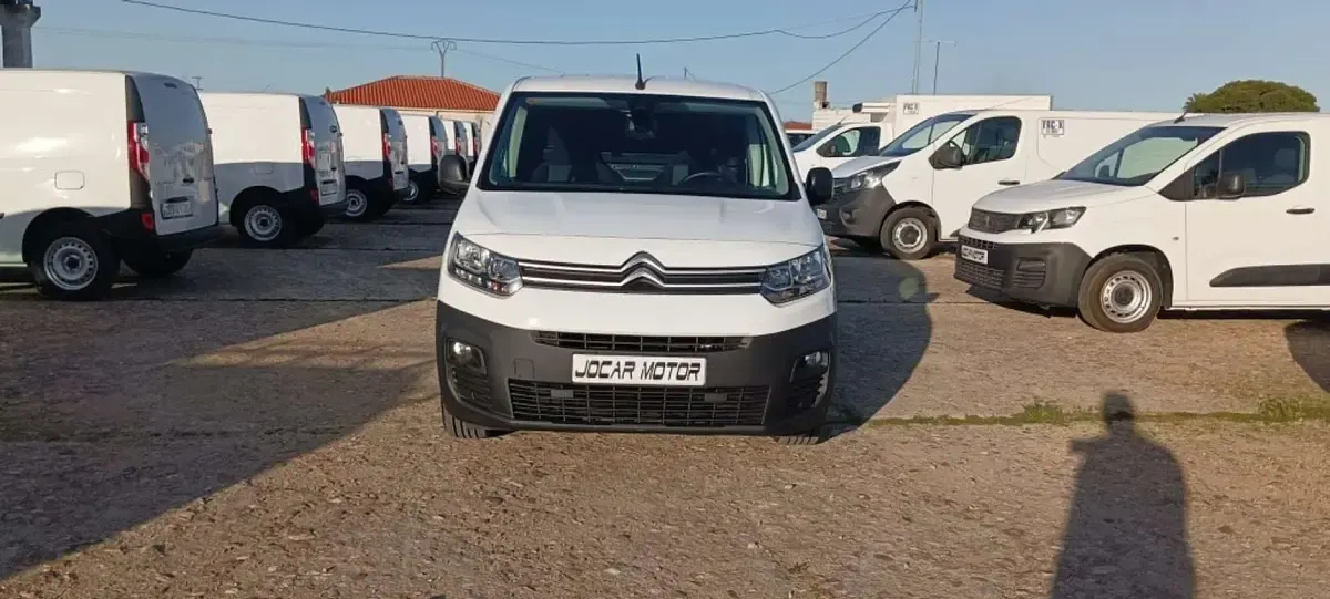 Usado Citroën Berlingo 131 CV (96 kW) 2020 Blanco Monovolumen