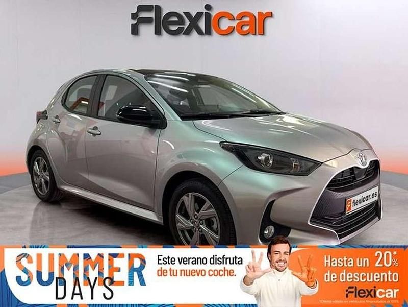 Gris Usado 2024 Toyota Yaris Hybrid Active Berlina | 18.470 € (Buen precio) - Imagen 1/4