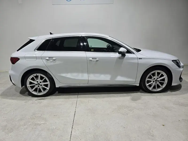 Usado Audi A3 S-Line 150 CV (110 kW) 2025 Blanco Berlina