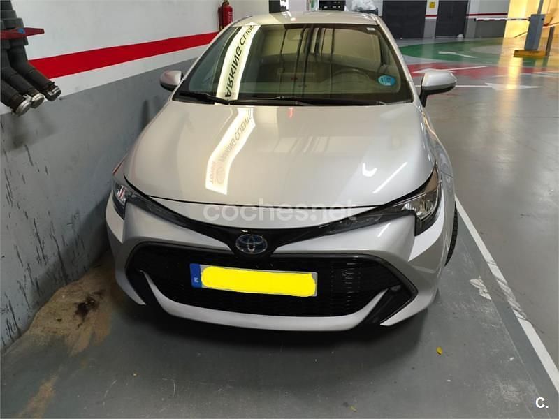 Usado Toyota Corolla Active 122 CV (89 kW) 2021 Gris / plata Berlina