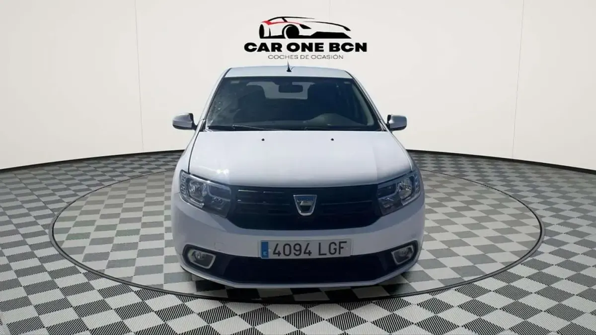 Usado Dacia Sandero Comfort 90 CV (66 kW) 2020 Blanco Utilitario