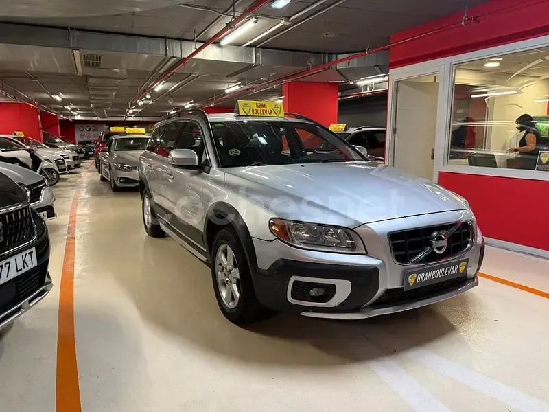 Usado Volvo XC70 Kinetic 205 CV (150 kW) 2010 Gris / plata Familiar