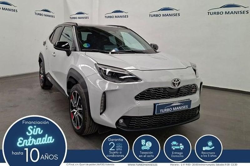 Usado Toyota Yaris Hybrid Sport 116 CV (85 kW) 2024 Gris / plata Berlina