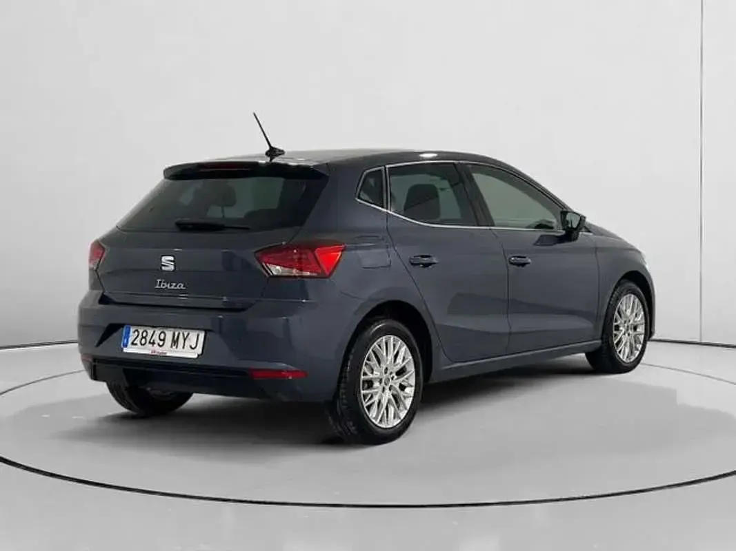 Usado Seat Ibiza XCELLENCE 110 CV (80 kW) 2025 Gris Utilitario