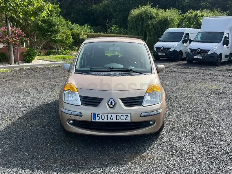 Usado Renault Modus Dynamique 80 CV (58 kW) 2004 Beige Monovolumen