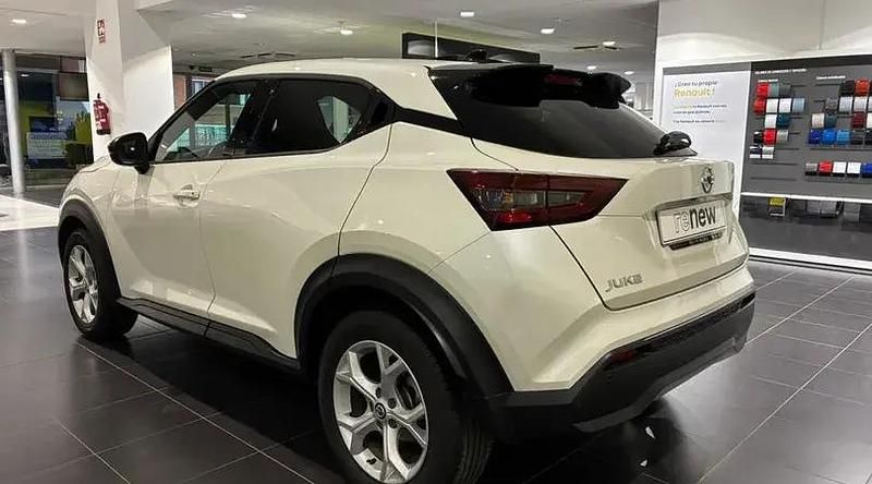 Usado Nissan Juke N-Connecta 114 CV (83 kW) 2022 Lunar white (metalizado) SUV