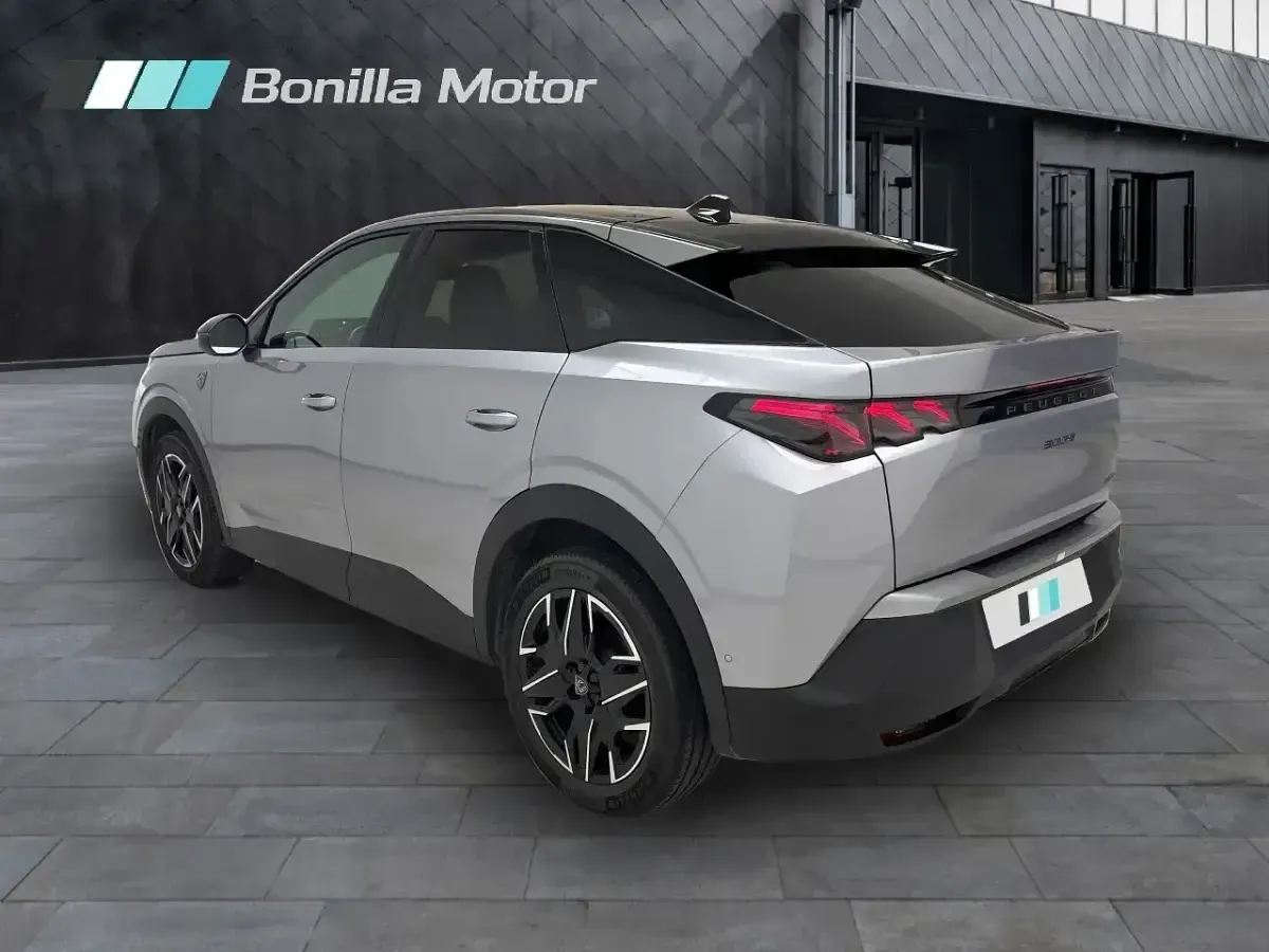 Usado Peugeot 3008 GT 145 CV (106 kW) 2025 Gris / plata SUV