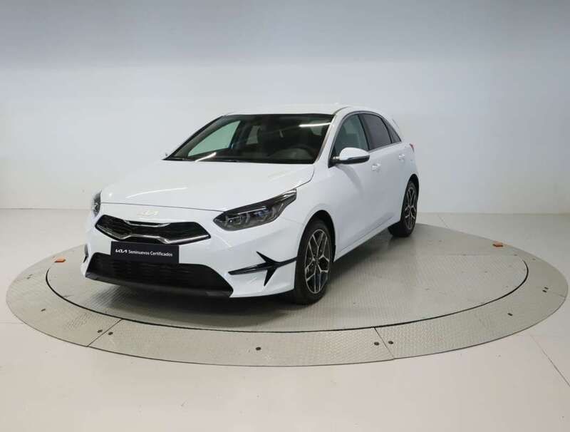 Blanco Usado 2023 Kia Ceed Utilitario | 19.475 € (Precio justo) - Imagen 1/4