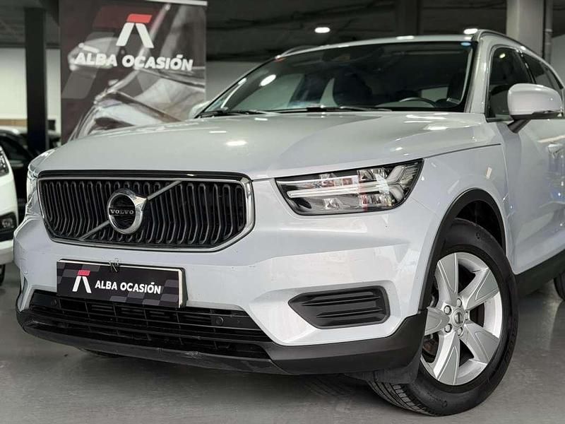 Usado Volvo XC40 Momentum 129 CV (94 kW) 2021 Gris SUV