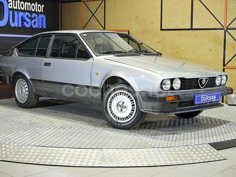 Usado Alfa Romeo GTV 131 CV (96 kW) 1986 Gris / plata Coupe