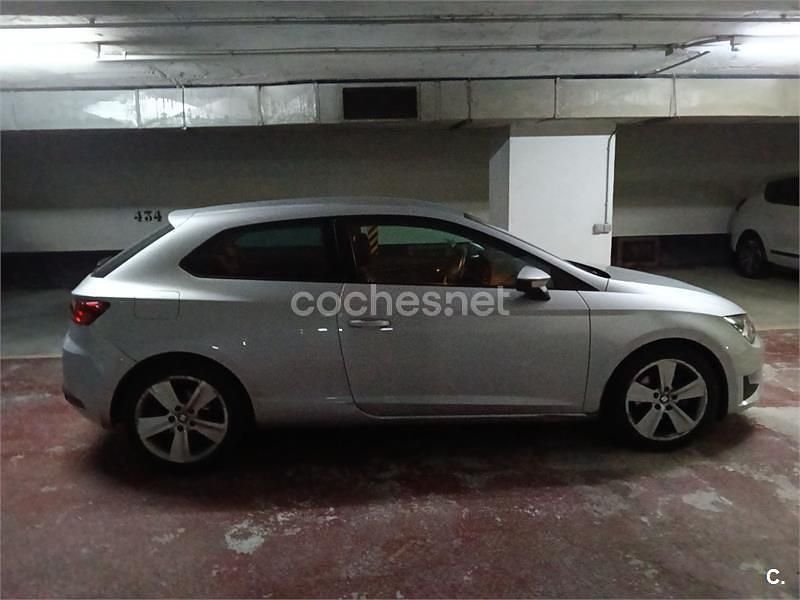 Usado Seat Leon FR 140 CV (102 kW) 2013 Gris / plata Berlina