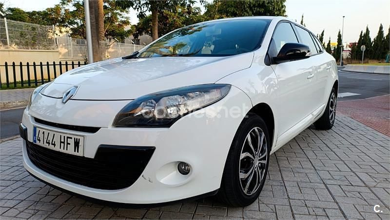 Usado Renault Mégane GrandTour 110 CV (80 kW) 2011 Blanco Familiar