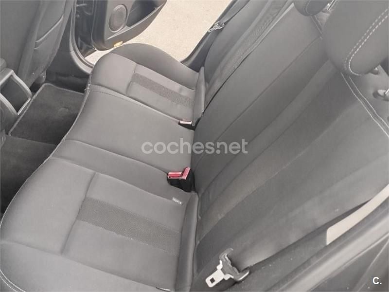 Usado Renault Mégane Dynamique 110 CV (80 kW) 2011 Gris / plata Berlina