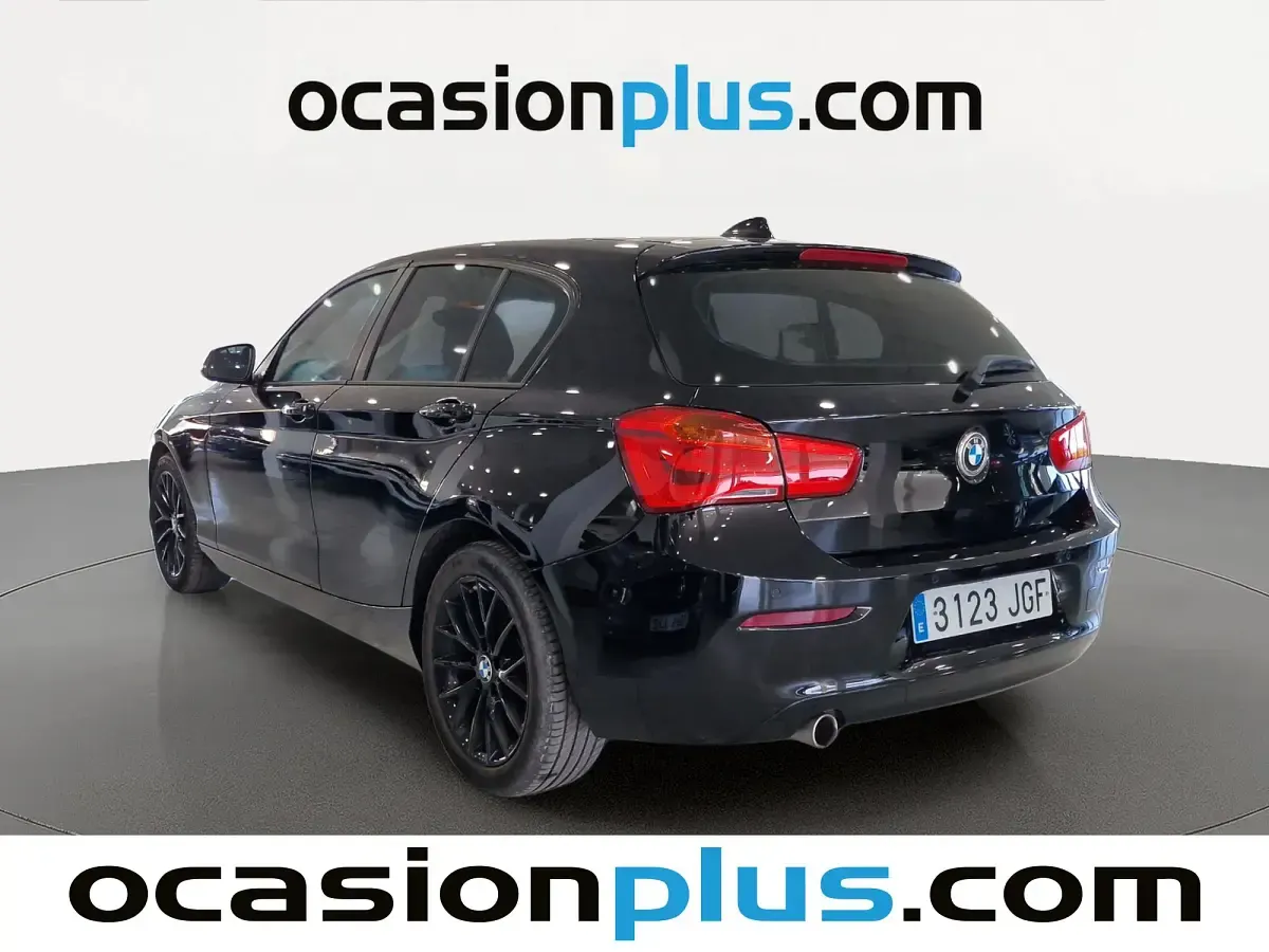 Usado BMW 116 116 CV (85 kW) 2015 Negro Utilitario