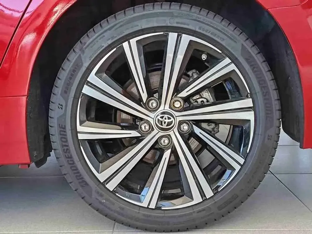 Usado Toyota Corolla Style 125 CV (91 kW) 2021 Rojo Berlina
