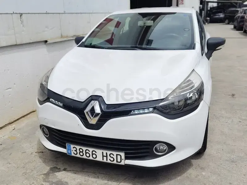 Usado Renault Clio IV Authentique 75 CV (55 kW) 2013 Blanco Berlina