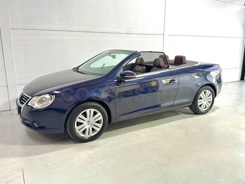 Usado VW Eos 122 CV (89 kW) 2009 Azul Descapotable