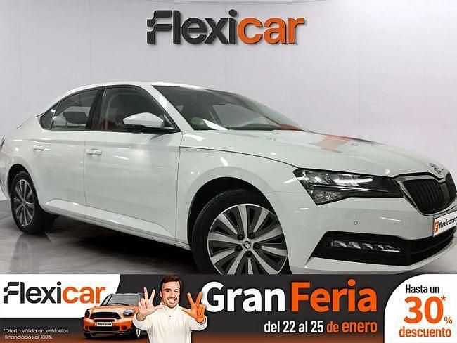 Blanco Usado 2022 Skoda Superb Style Familiar | 20.790 € (Precio justo) - Imagen 1/4