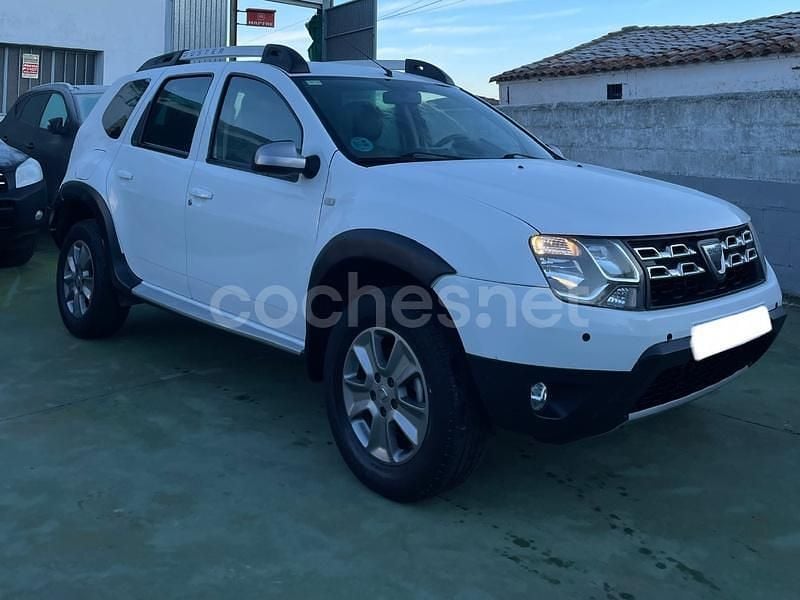 Usado Dacia Duster Lauréate 110 CV (80 kW) 2016 Blanco SUV