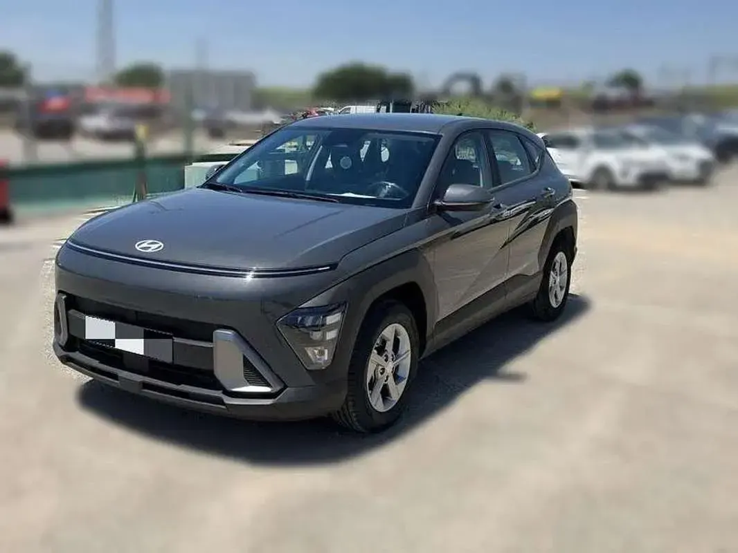 Usado Hyundai Kona 141 CV (103 kW) 2024 Gris SUV