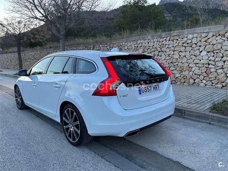 Usado Volvo V60 Summum 215 CV (158 kW) 2013 Blanco Familiar