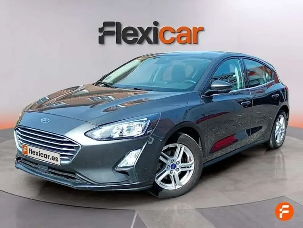Usado Ford Focus Trend+ 120 CV (88 kW) 2020 Gris Utilitario