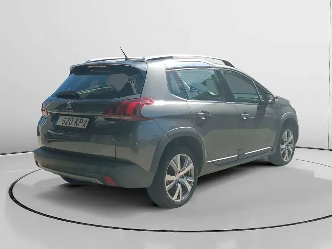 Usado Peugeot 2008 Allure 131 CV (96 kW) 2018 Gris SUV